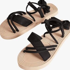 GORGLITTER Women's Crisscross Strappy Tie Up Sandals Lace Up Thick Sole Ankle St